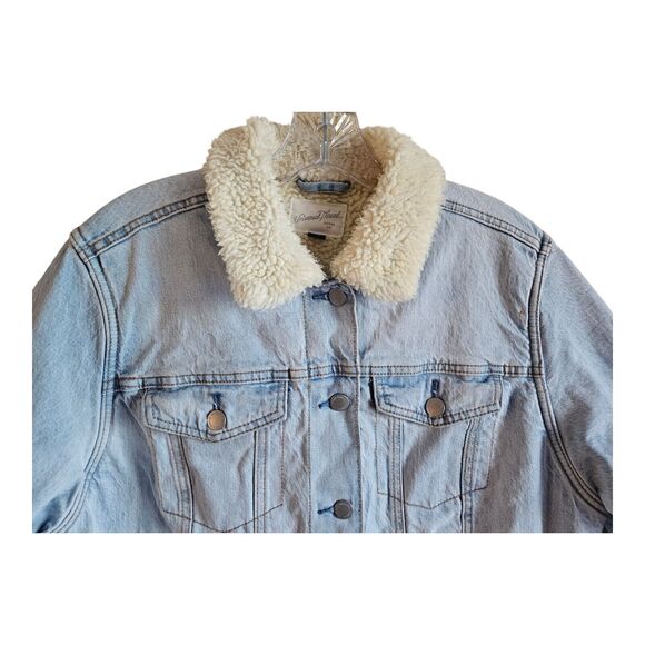 UNIVERSAL THREAD Women's L Jean Jacket Sherpa Lined Light Blue Metal Buttons 42 - Picture 2 of 8
